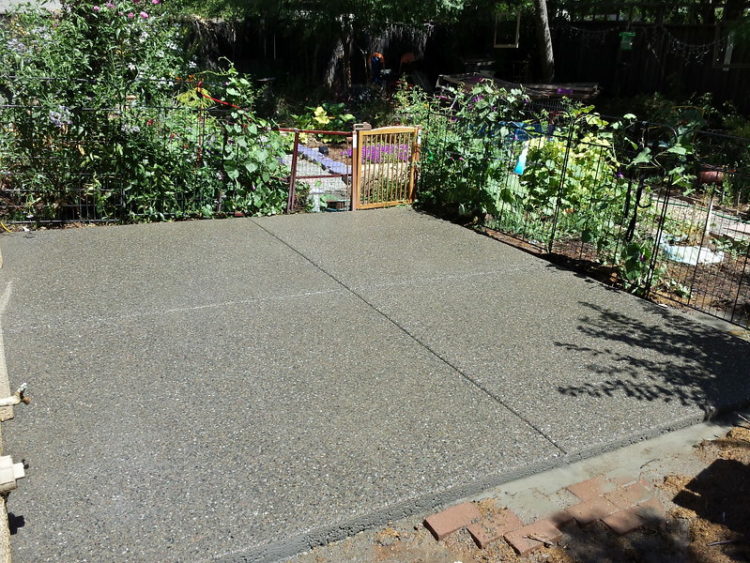 pea gravel concrete patio