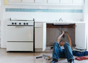 fixing kitchen sink pipes
