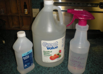 natural glass cleaner without vinegar