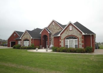 Is a gable roof expensive?