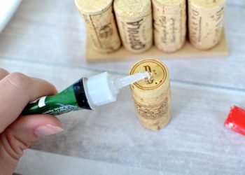 What is the best glue for cork?