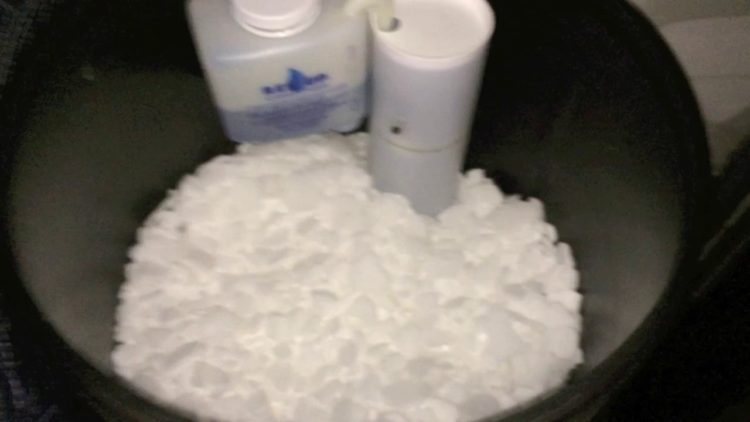 How long should a bag of salt last in a water softener?