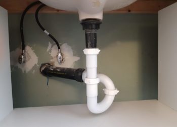Can P trap be lower than drain pipe?