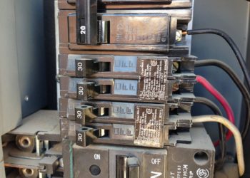 What are 30 amp breakers used for?