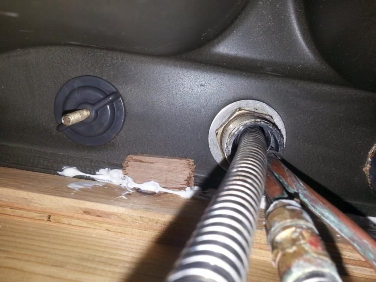 What size nut is on a kitchen faucet?