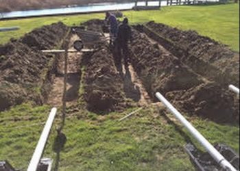 How deep are leach field pipes?