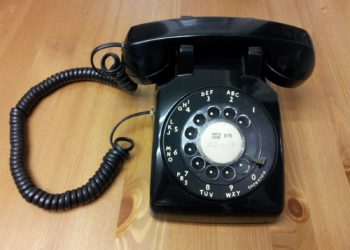 Should my phone be on pulse or tone?