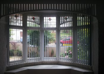 How do I open a vertical window?