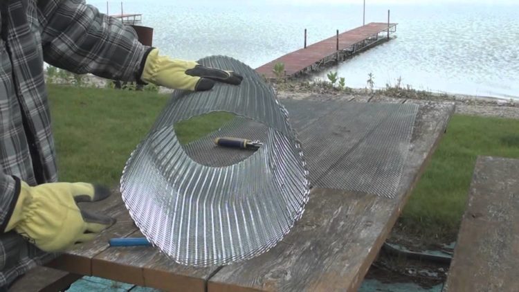 how to make a crawdad trap