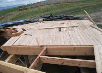 Does roof sheathing need to be tongue and groove?