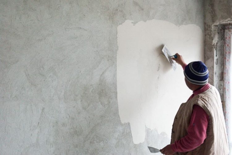 What is the best primer for new plaster?