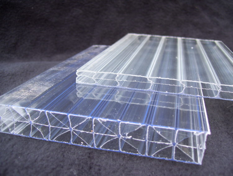 how thick should greenhouse glass be