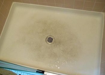 how to clean fiberglass shower