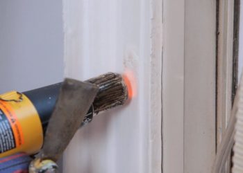 heat gun to remove paint from plaster