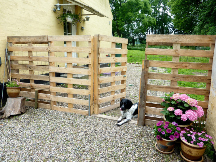 Is it cheaper to build your own fence?