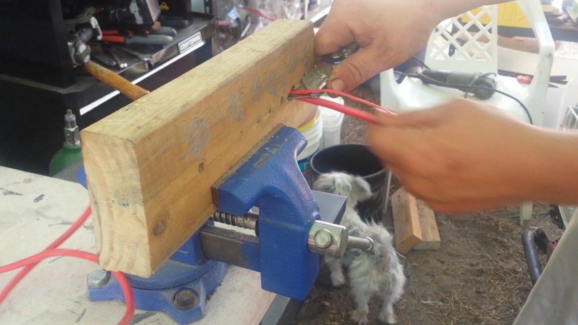 What is the fastest way to strip copper wire?