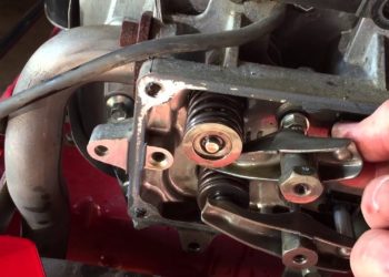 What is the valve clearance on a 17 HP Briggs and Stratton?