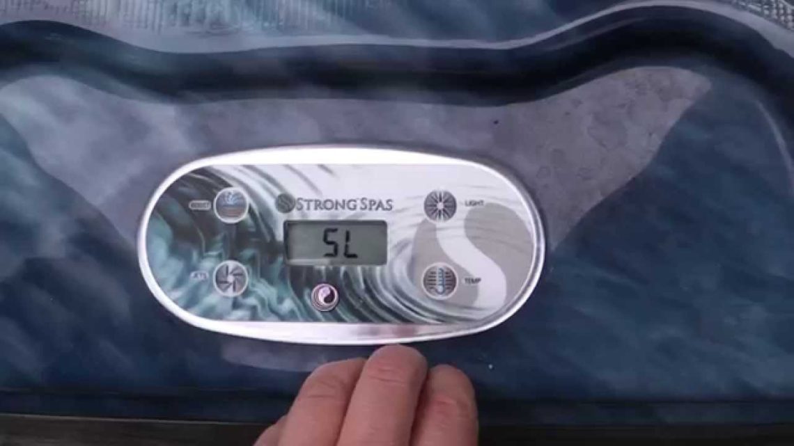 What setting should hot tub be on?