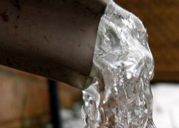 what to do if your toilet pipes freeze
