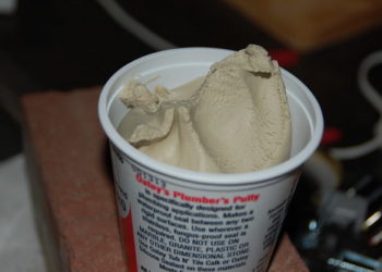 What color is plumbers putty?