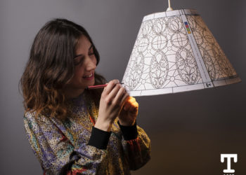 How do you make a Tiffany lamp shade?