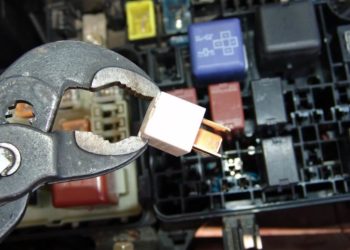 toyota camry ac not blowing cold air