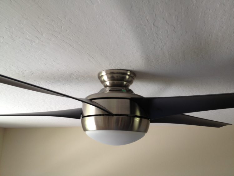 How do I reset my Hampton Bay ceiling fan?