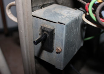fan on air conditioner won t turn off