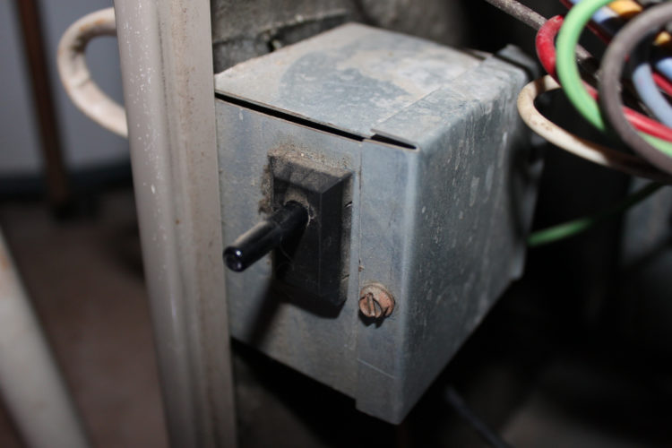 fan on air conditioner won t turn off