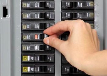 switch trips breaker when turned off