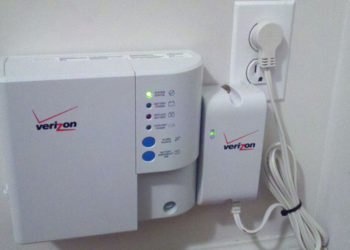 How do I change the battery in my FiOS box?