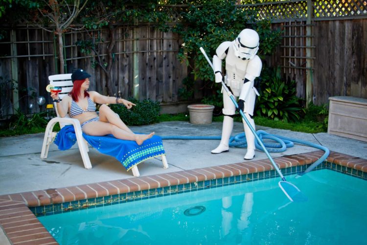 how to clean a vinyl swimming pool